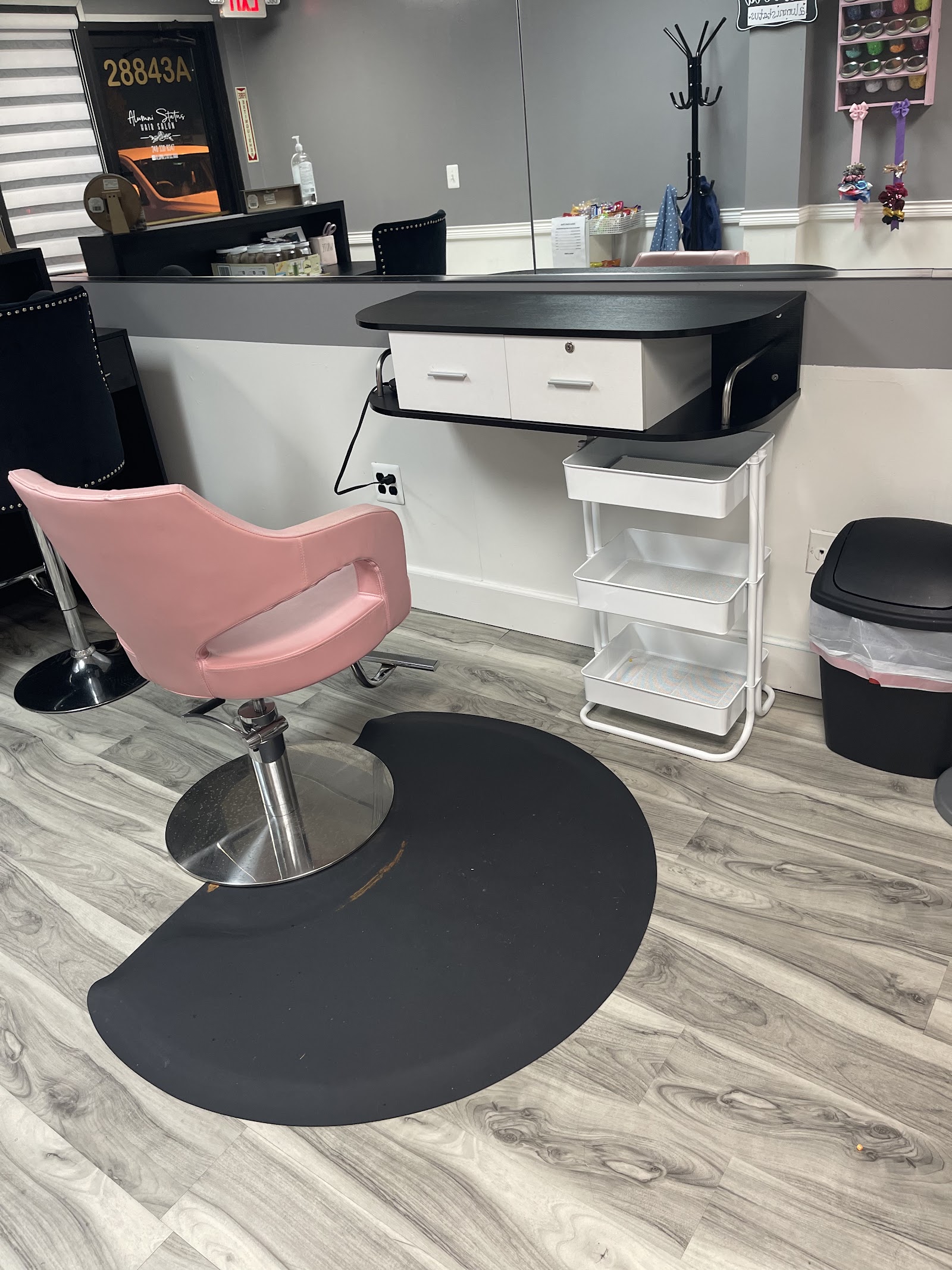 Alumni Status Hair Salon — photo