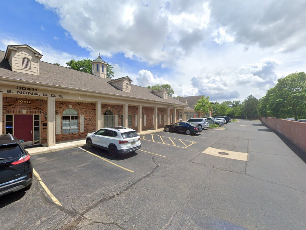 Basil E Nona DDS in Farmington Hills