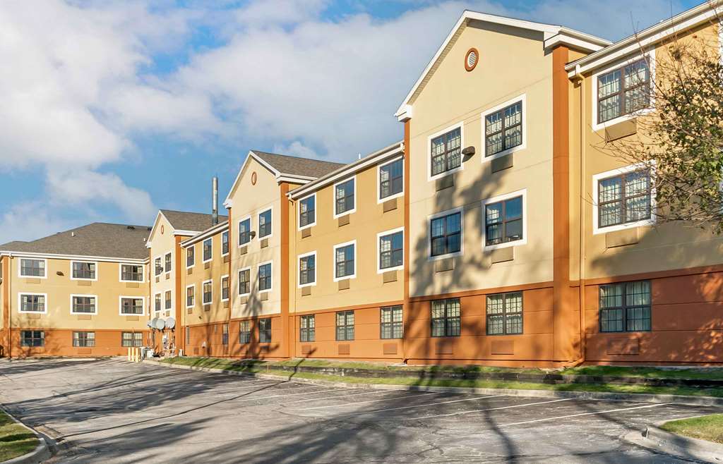 Extended Stay America Select Suites- Detroit - Farmington Hills in Farmington Hills
